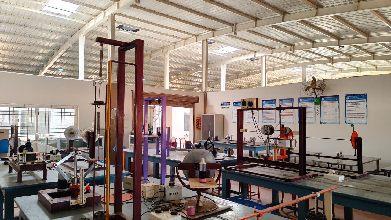 Kinematics & Dynamics Laboratory